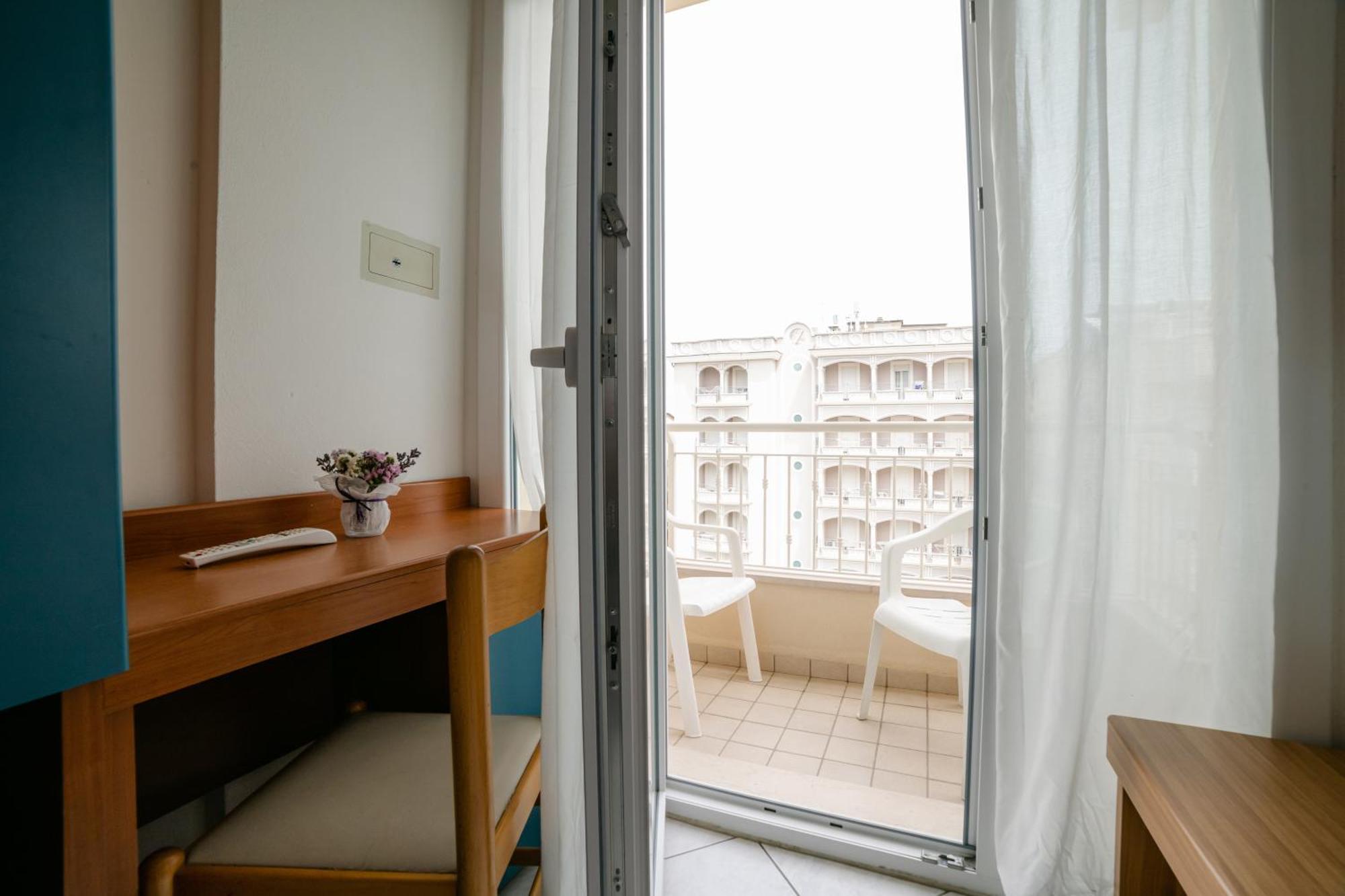 Hotel Golf Cattolica Exterior foto